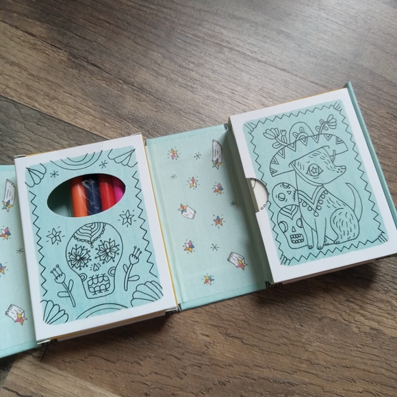 Sugar Skulls Coloring Kit - Picture 3 of 5